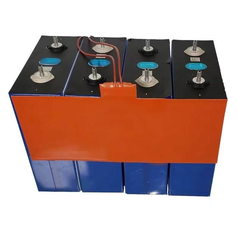 Die batteriebauplatten wurden mit silikon erhitzt